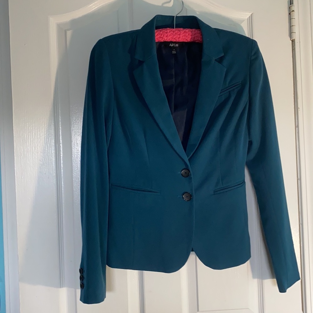 Apt 9 like new blazer wore once or twice size 4
